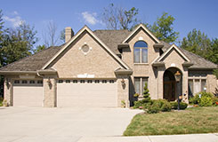 Garage Door Repair Services in Maplewood, MN